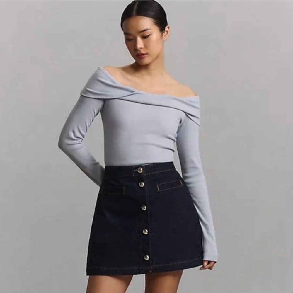 NWT! Anthropologie Light Gray Pilcro Off-The-Shoulder Long-Sleeve Top - Medium 🎾